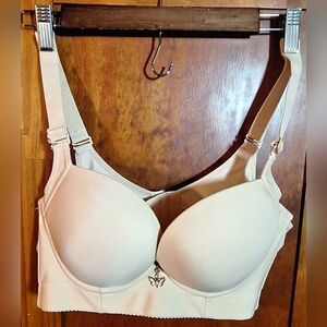 NWOT FALLSWEET Elegant Cream Bra
